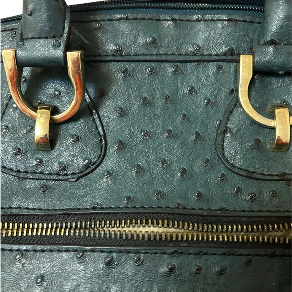 London Fog faux ostrich leather handbag - Picture 6 of 9